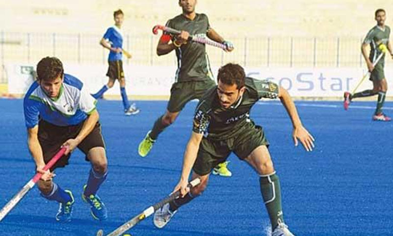 قومی ہاکی چیمپیئن شپ، کھلاڑی پانی کی تلاش میں مصروف