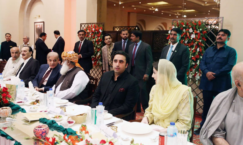 چیئرمین سینیٹ کامعاملہ، حزب اختلاف اور حکومتی سینیٹرز کا عشائیہ