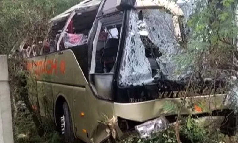 نواب شاہ: قاضی احمد کے قریب حادثہ، 6 افراد جاں بحق، 30 زخمی