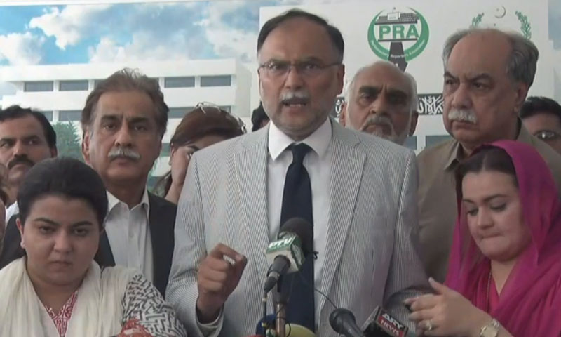 عمران خان تقریر کے پرانے فن کار ہیں، احسن اقبال