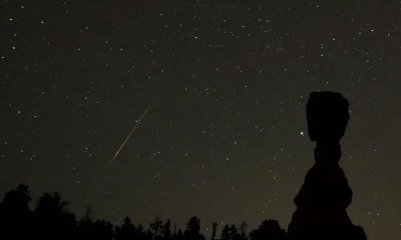 آج رات شہاب ثاقب کی برسات آسمان کو روشن رکھے گی