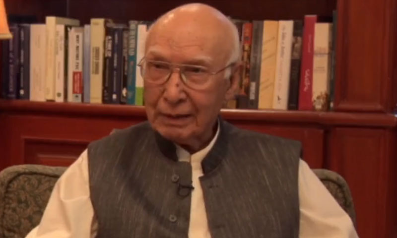 بھارت کا اقدام غیر قانونی ہے، ہمیں یہ دنیا سے کہلوانا ہوگا، سرتاج عزیز