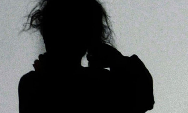 نواب شاہ: ڈاکٹروں نے زندہ بچی کو مردہ قرار دے کر کفن پہنا دیا