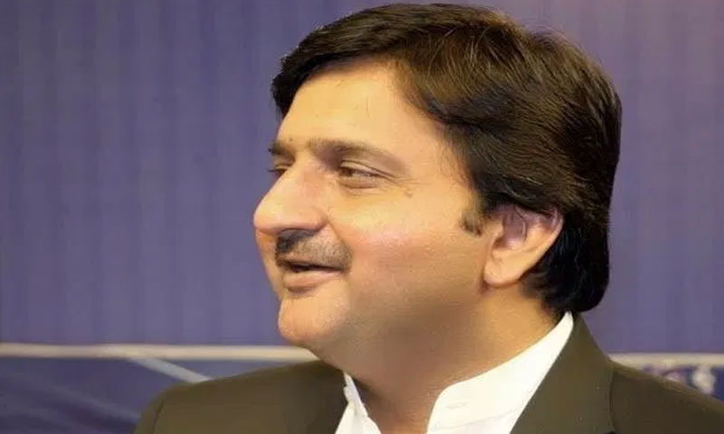 نو از شریف، عمران خان پر ایک جیسے الزامات ہیں، ملک احمد خان