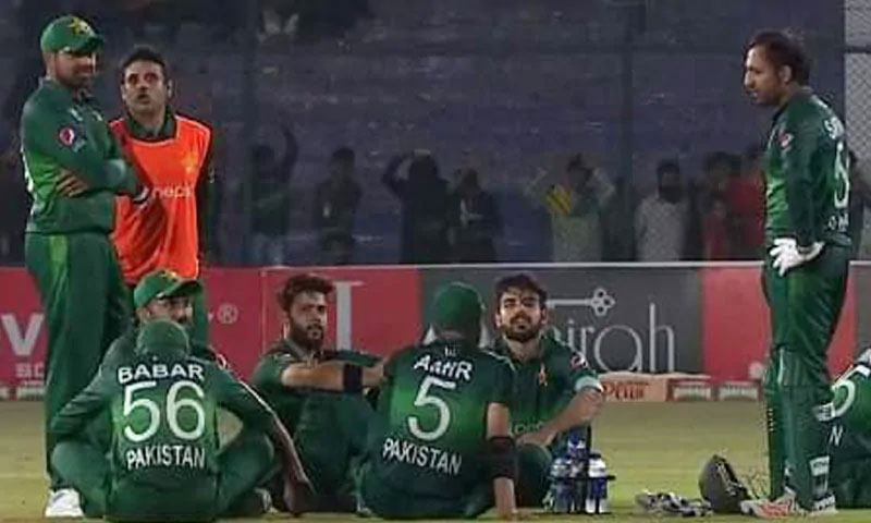 ٹی ٹوینٹی سیریز، سری لنکا کا ٹاس جیت پر بیٹنگ کا فیصلہ