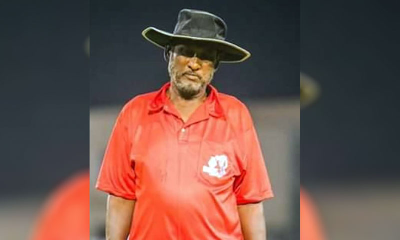 امپائر نسیم شیخ دورانِ میچ دل کا دورہ پڑنے سے انتقال کرگئے