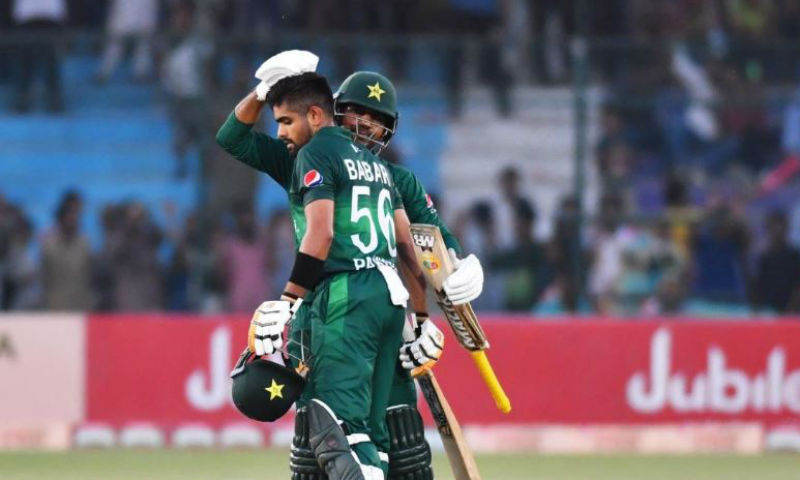 بابر اعظم نے ویرات کوہلی کا ایک اور ریکارڈ توڑ ڈالا