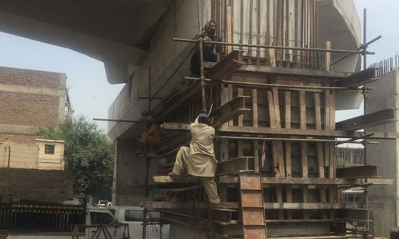 بی آرٹی منصوبہ: تعمیراتی کام کو لاک ڈاؤن سے مستثنیٰ قرار دینے کا فیصلہ