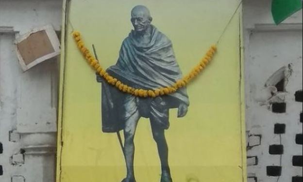 تم غدار ہو، گاندھی کی 150 ویں سالگرہ پر راکھ چوری