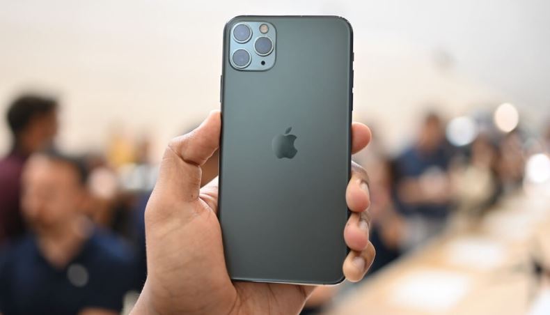 آئی فون الیون کی اصل قیمت جان کر آپ حیران رہ جائیں گے