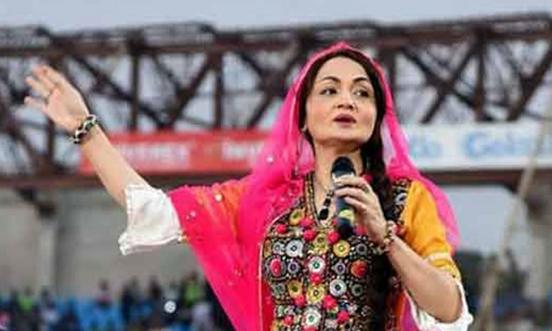 شازیہ خشک نے گلوکاری چھوڑ کر زندگی اسلام کےلیے وقف کر دی