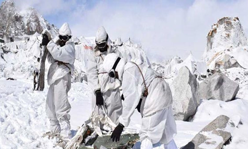 سیاچن: برفانی تودہ گرنے سے 4بھارتی فوجیوں سمیت چھ افراد ہلاک