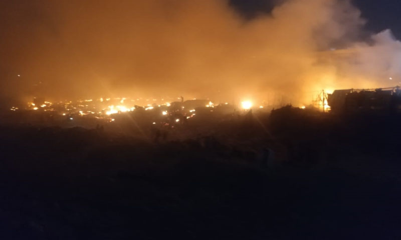 کراچی: تین ہٹی کے قریب آتشزدگی سے درجنوں جھونپڑیاں نذر آتش کراچی: تین ہٹی کے قریب آتشزدگی سے درجنوں جھونپڑیاں نذر آتش