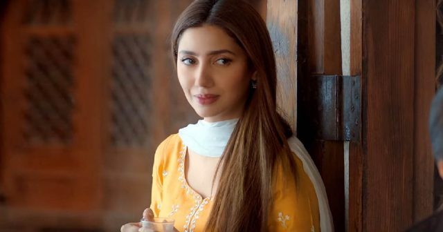 ماہرہ خان کا آنگن ٹیڑھا