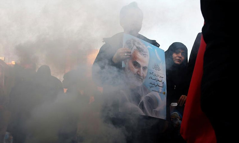 مشرق وسطیٰ میں تعینات امریکی فوجیوں کے اہلخانہ لاشوں کا انتظار کریں، دختر جنرل سلیمانی