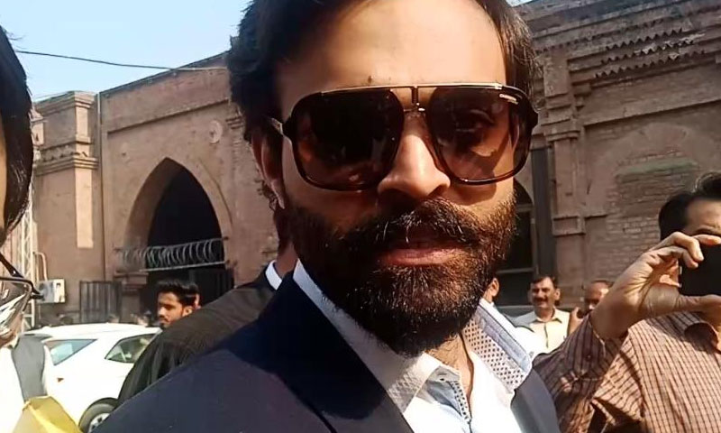 بشریٰ بی بی کے بیٹے ابراہیم مانیکا کیخلاف درخواست خارج