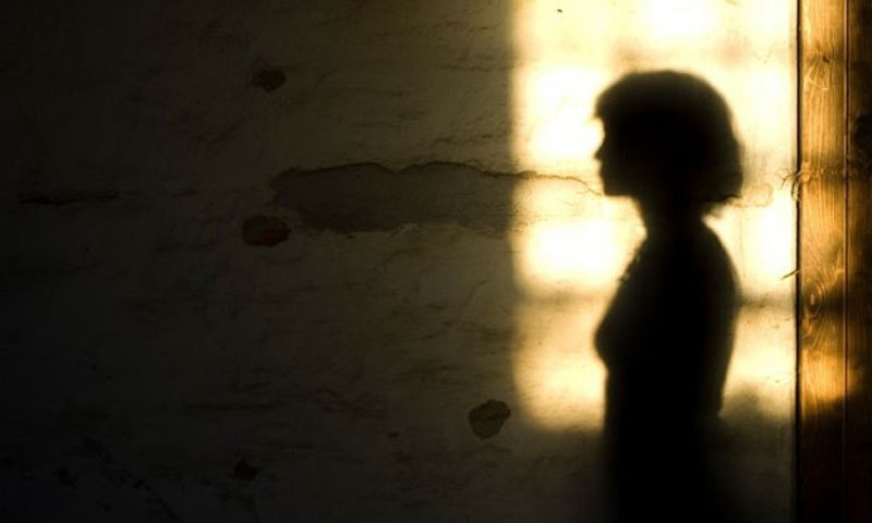 کامونکی: رکشہ ڈرائیور نے نرسری جماعت کی طالبہ کو زیادتی کا نشانہ بنا دیا