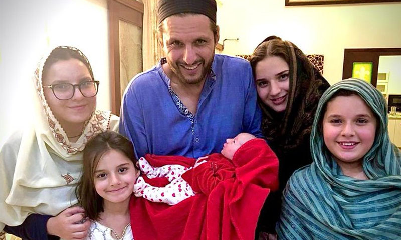 کرکٹر شاہد آفریدی کے گھر اللہ تعالیٰ کی پانچویں رحمت