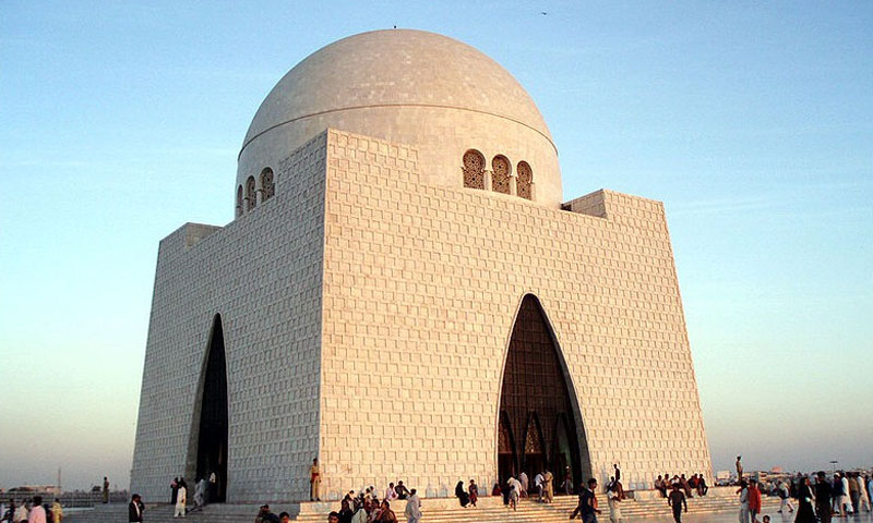 کراچی: سندھ رینجرز کا سبزی منڈی کے علاقے میں آپریشن