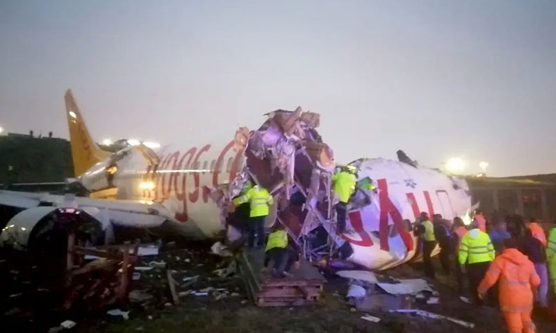 ترکی: مسافرطیارہ پھسل کر تباہ، تین مسافرہلاک