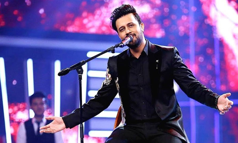 سحر انگیز آواز کے مالک عاطف اسلم نے زندگی کی 37 بہاریں دیکھ لیں