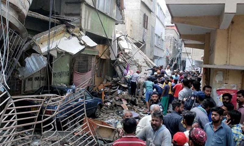 کراچی: گلبہار میں گرنے والی عمارت کی تحقیقات کے لیے کمیٹی قائم