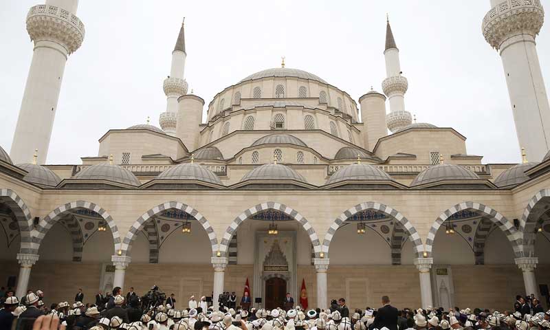 کورونا وائرس: کرغزستان کی مساجد میں نماز جمعہ کی ادائیگی معطل  