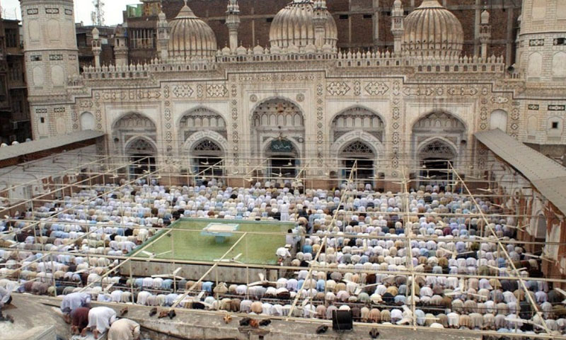 کورونا: کے پی، نماز جمعہ کی ادائیگی دو شفٹوں میں کرنے کی اپیل