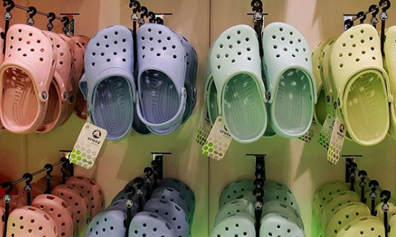 کورونا وائرس، کمپنی کا روزانہ 10 ہزار جوتے عطیہ کرنے کا اعلان