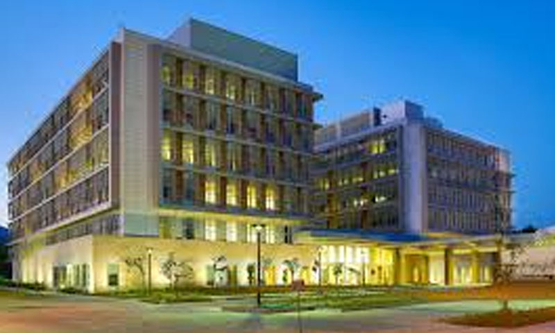 کورونا: امریکی سفارتی عملہ اہل خانہ کے ہمراہ وطن روانہ