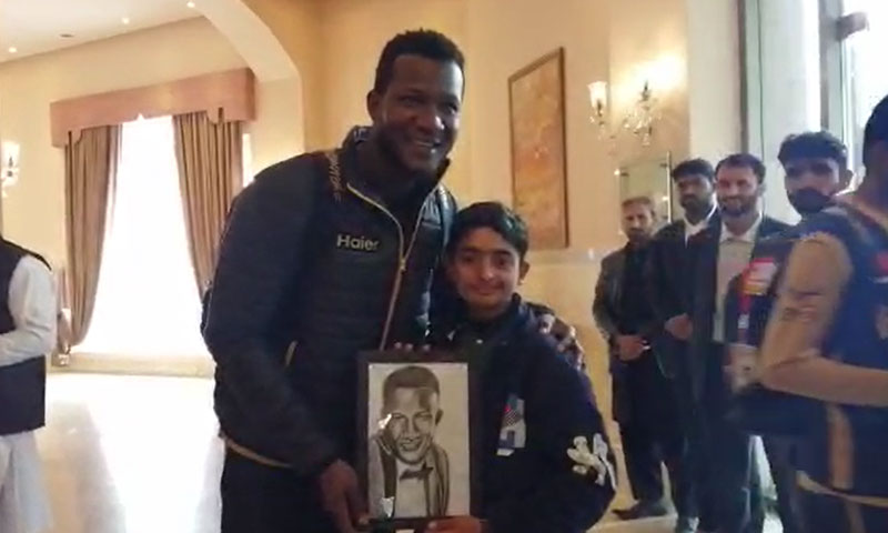 ڈیرن سیمی نے مردان کے بچے کی دلی خواہش پوری کر دی