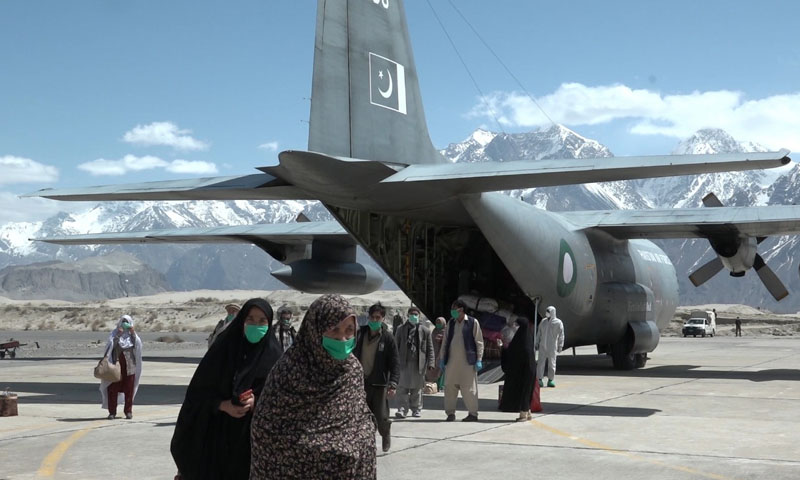 پاک فضائیہ کا طیارہ زائرین کو لے کر اسکردو پہنچ گیا
