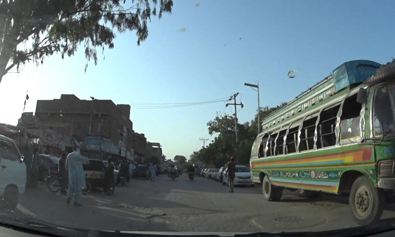 حیدرآباد: حسین آباد میں راشن بیگوں سے بھرا ٹرک لٹ گیا