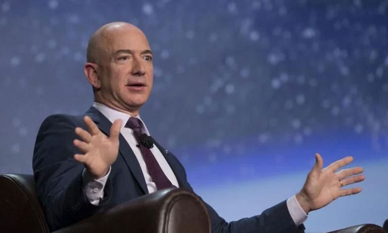 جیف بیزوس رواں سال جولائی میں خلاء کا سفر کریں گے