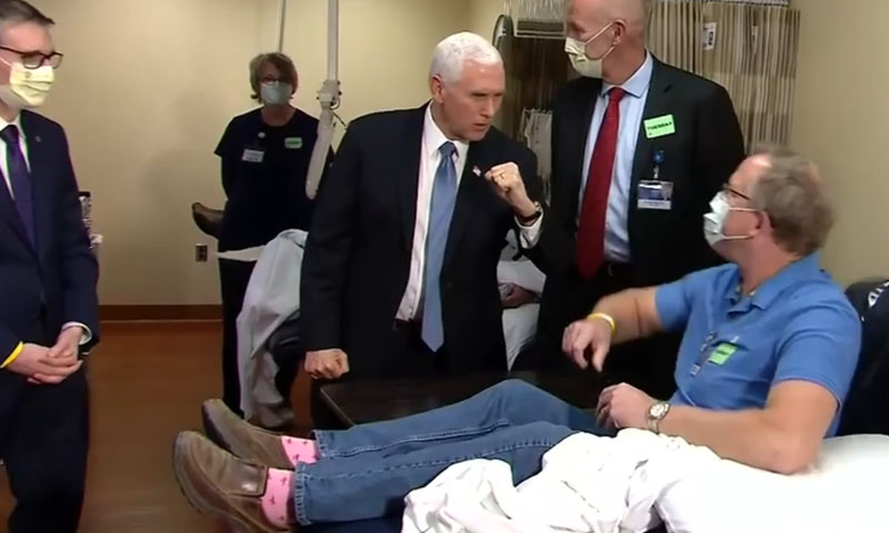 کورونا: نائب امریکی صدر نے احتیاطی تدابیر کی دھجیاں اڑا دیں