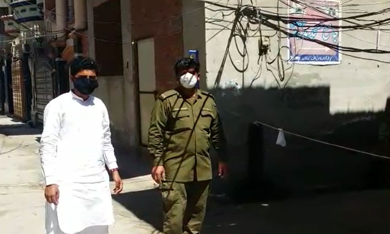سیالکوٹ: 14ہزار افراد کو آئسولیٹ کردیا گیا، گھروں کے باہر پولیس تعینات
