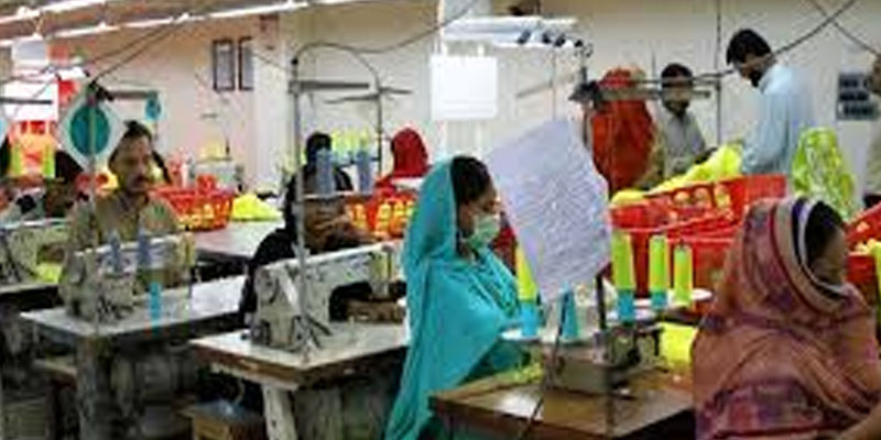 حکومت سے لاک ڈاوُن کے دوران خواتین ملازمین کو تحفظ فراہم کرنے کا مطالبہ