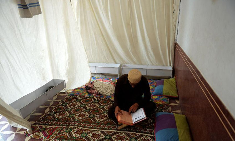 رمضان کا آخری عشرہ: لاکھوں فرزندان توحید نے اعتکاف کرلیا