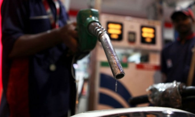 11ماہ میں پیٹرول کتنا سستا ہوا؟