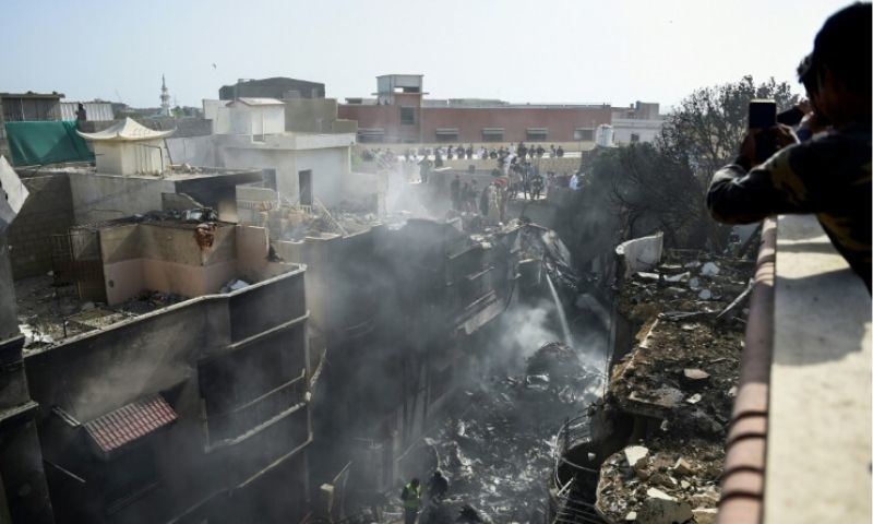 کراچی طیارہ حادثے کی عبوری رپورٹ تحقیقات پر اثر انداز ہو سکتی ہے