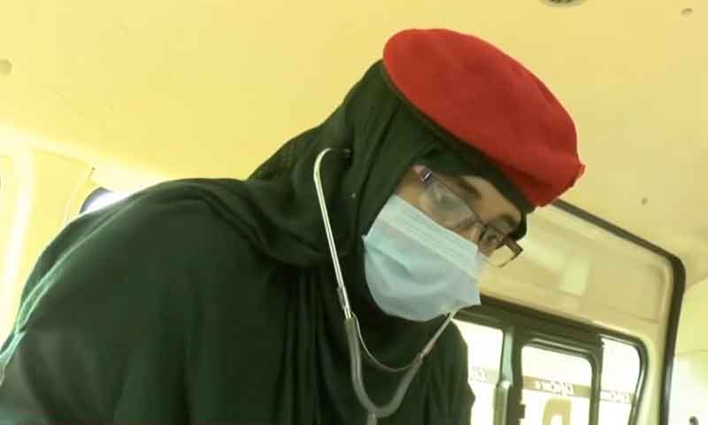 خواتین بھی کسی سے کم نہیں، ریسکیو اہلکار فاطمہ بوٹا بھی شہریوں کی مدد میں پیش پیش