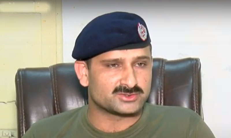 پی ایچ ڈی کرنے والا پولیس اہلکار