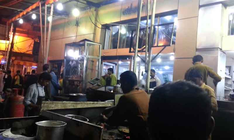 لاہور: لاک ڈاؤن ختم ہوتے ہی لکشمی چوک کی رونقیں بحال