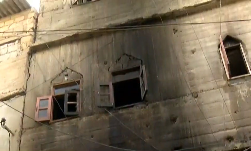 کراچی: عمارت میں آگ لگنے کے باعث 4 افراد جاں بحق