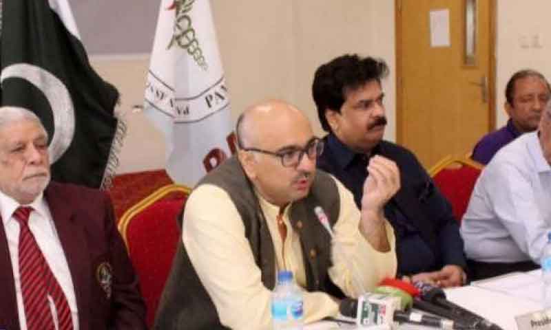 پامی کے نومنتخب صدر کا نجی میڈیکل کالجز کی فیسیں کم نہ کرنے کا اعلان