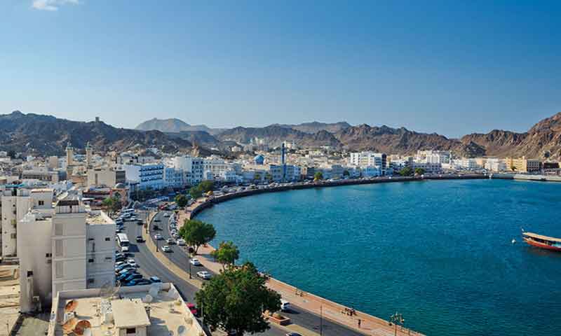 عمان کا کم سے کم اجرت 325 ریال مقرر کرنے کا اعلان