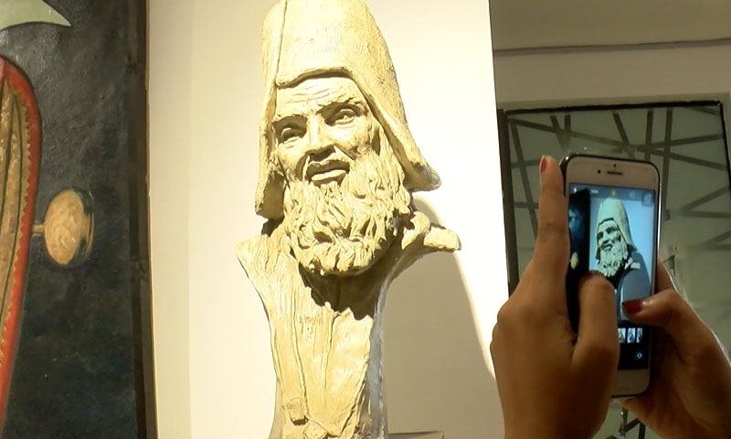 مشہور شخصیات کے مجسموں کی نمائش