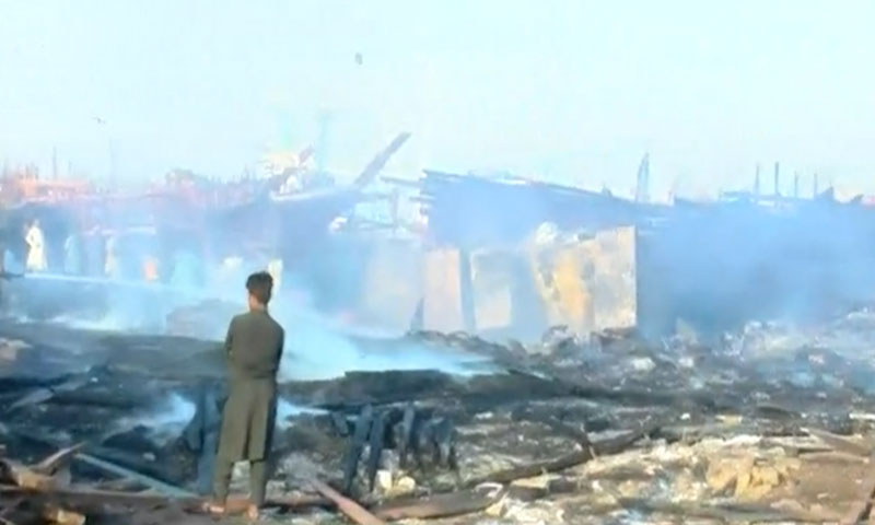 فشریز کے پی ٹی بوٹ بلڈنگ یارڈ میں آتشزدگی، کروڑوں روپے کا نقصان