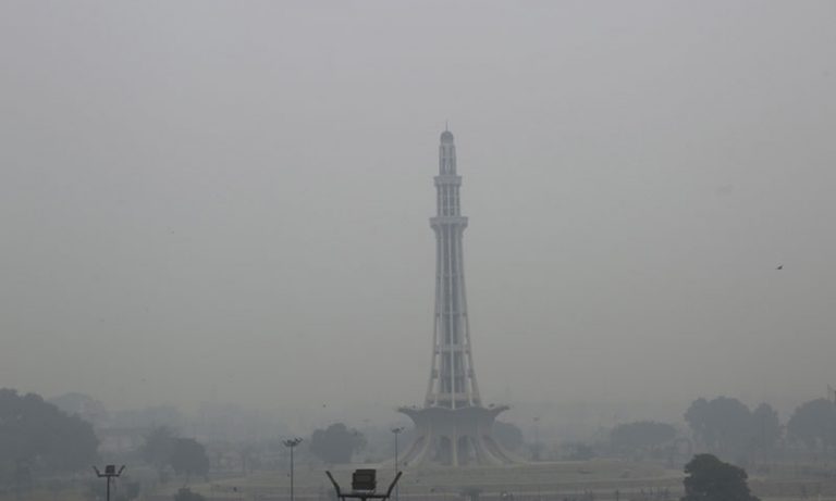 لاہور کی فضا میں بیماریوں کی کثرت