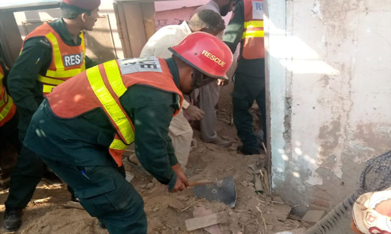 اوکاڑہ میں مکان کی چھت گر گئی، 5 افراد جاں بحق